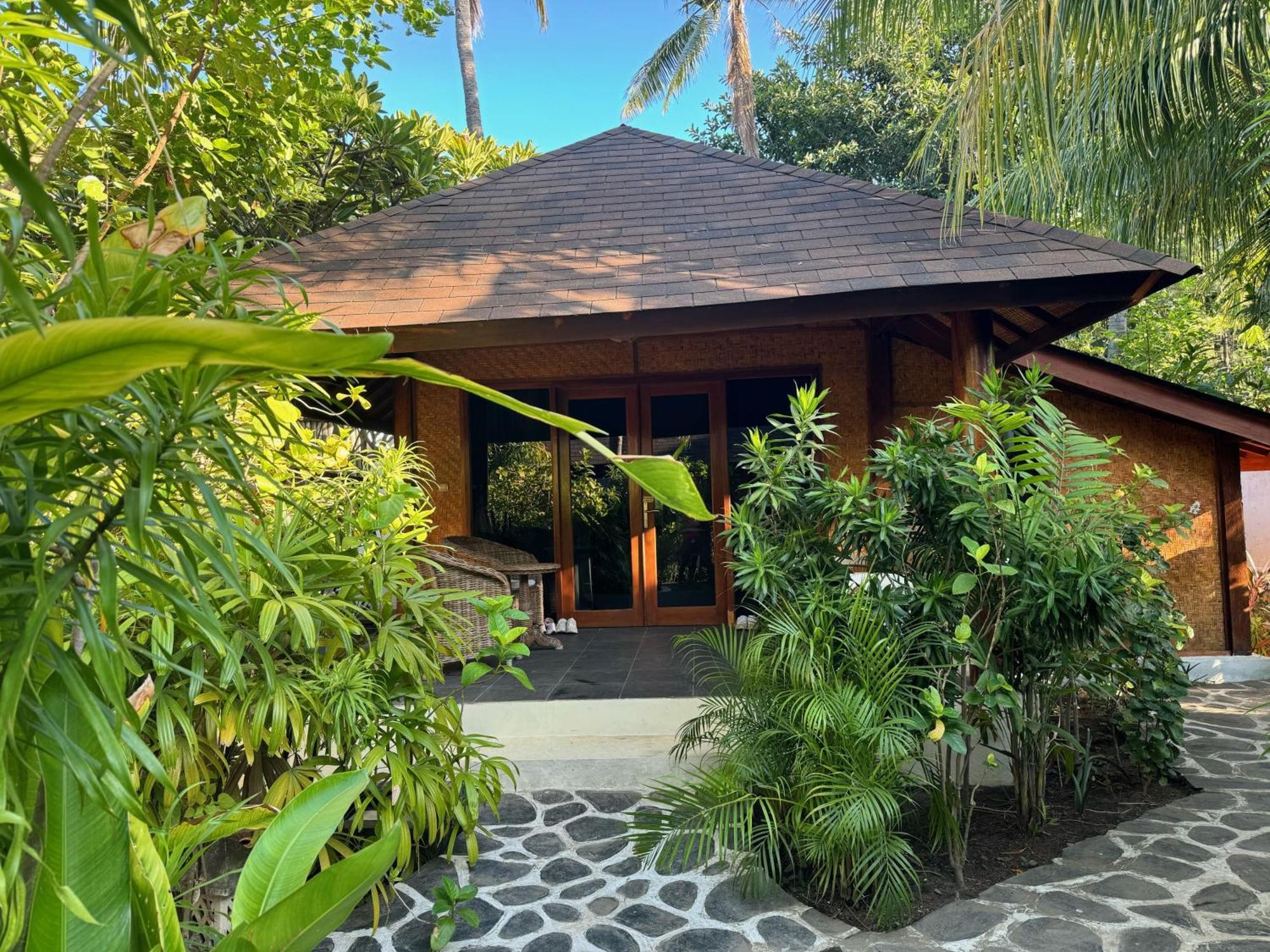 Scallywags Beach Club Gili Air Exterior foto