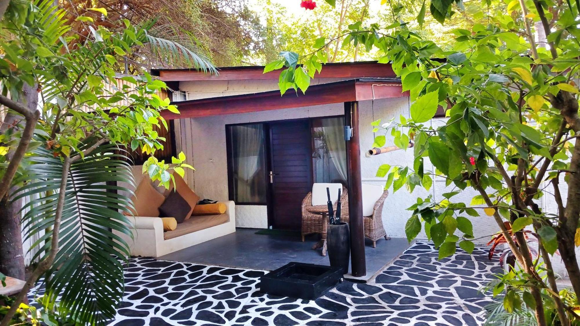 Scallywags Beach Club Gili Air Exterior foto